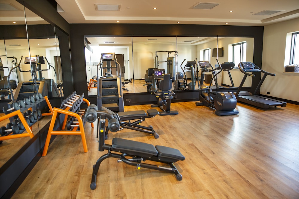 חדר כושר – Wyndham Grand Tbilisi